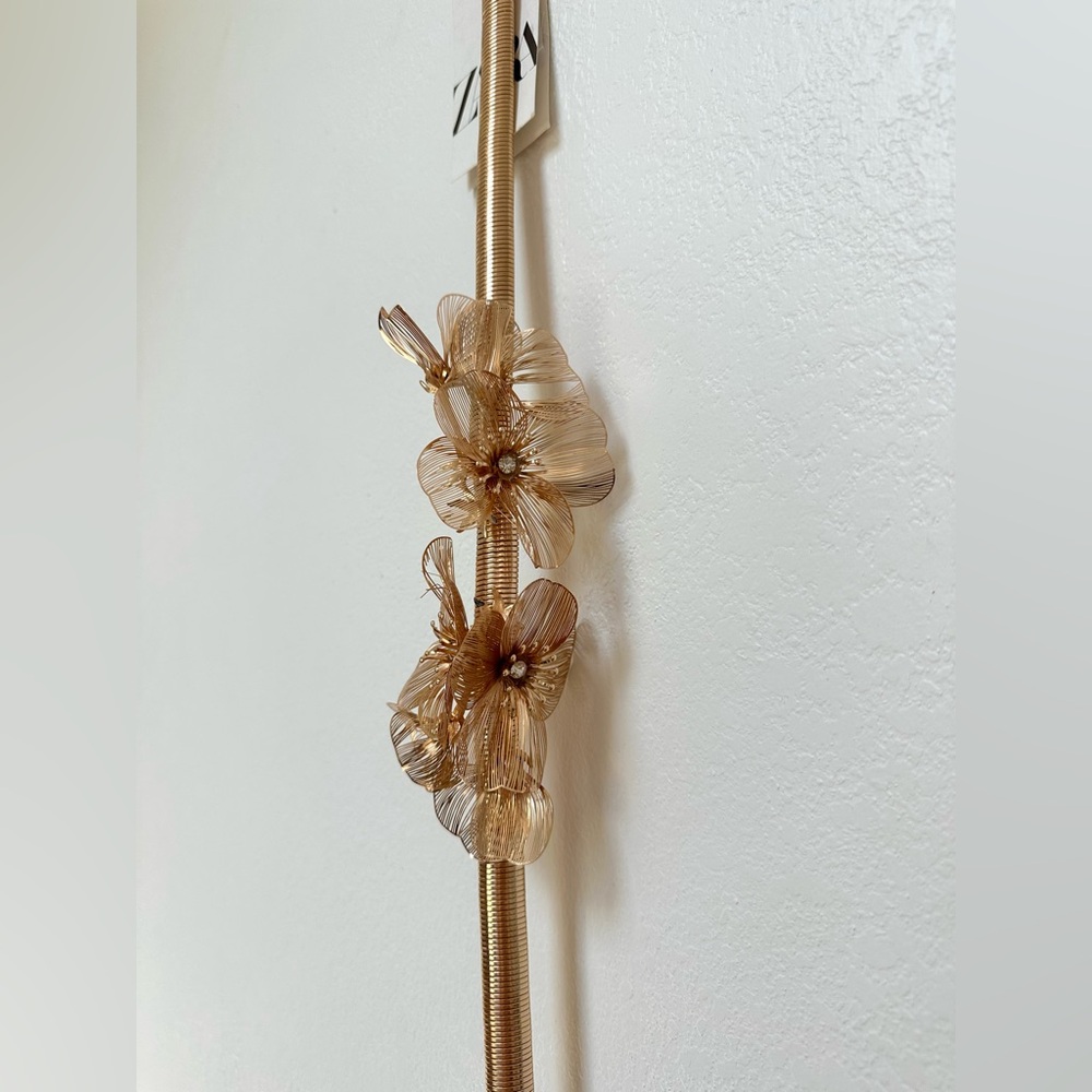 NWT Zara Metallic Gold Floral Belt - Picture 4 of 5